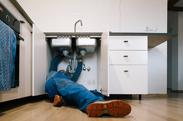 Professional Plumbing technician working in Cedar Hill, MO